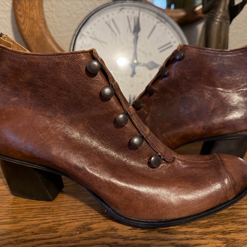 CYDWOQ Hemera Caramel Brown Leather Ankle Boots - Picture 7 of 13